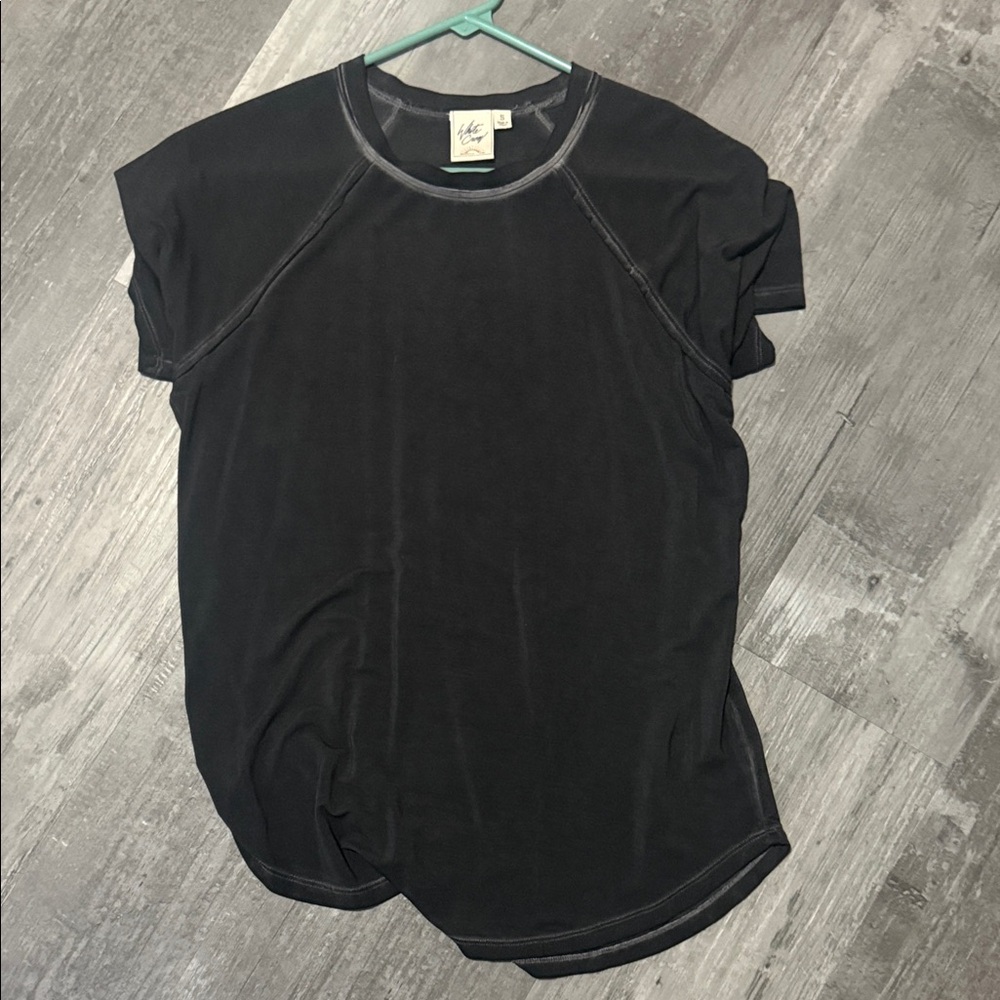 White Crow Buckle Black Tshirt Size Womens Small